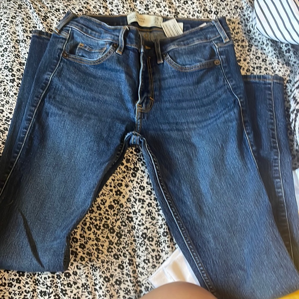 Abercrombie&fitch jeans size 2 worn once very good condition